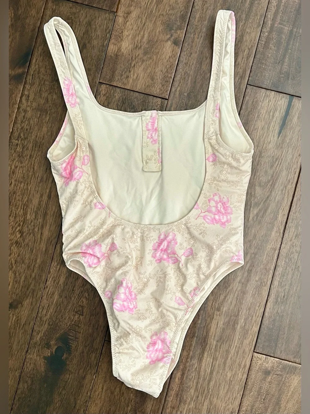 Frankies Bikinis x Pamela Anderson Floral One Piece Swimsuit Large